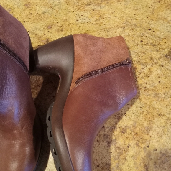 Boots - Picture 2 of 5